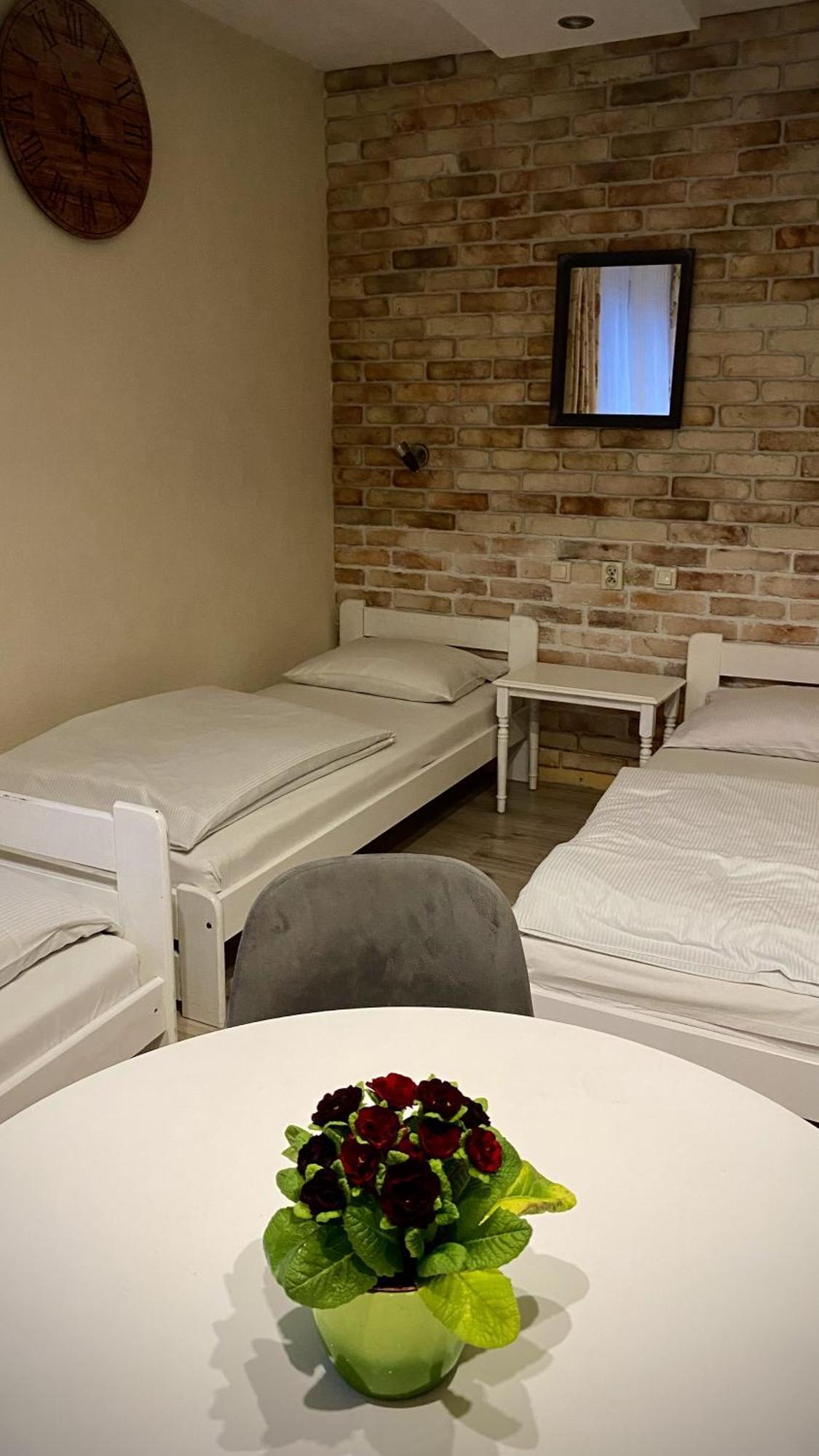 Villa Pod Orzechem W Zaniemyslu מראה חיצוני תמונה