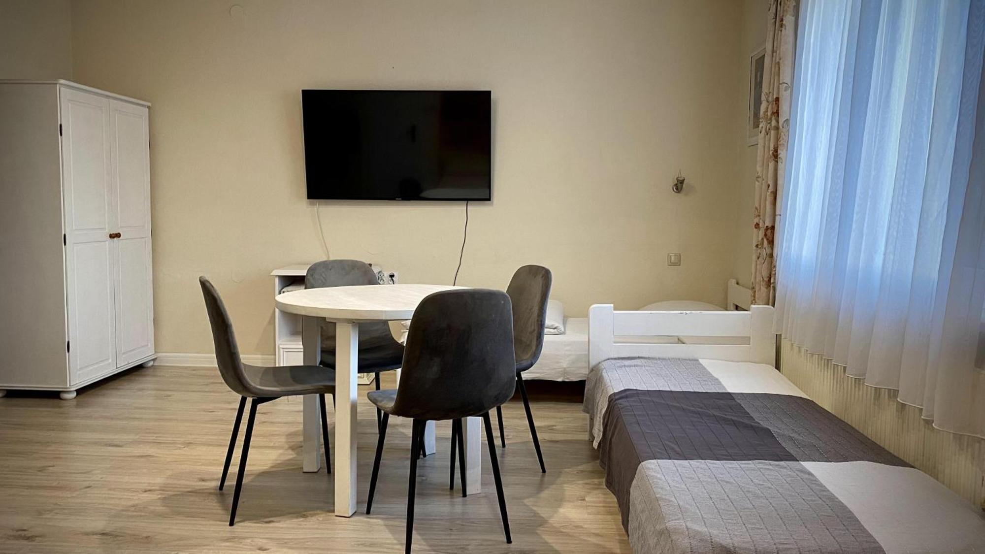 Villa Pod Orzechem W Zaniemyslu מראה חיצוני תמונה