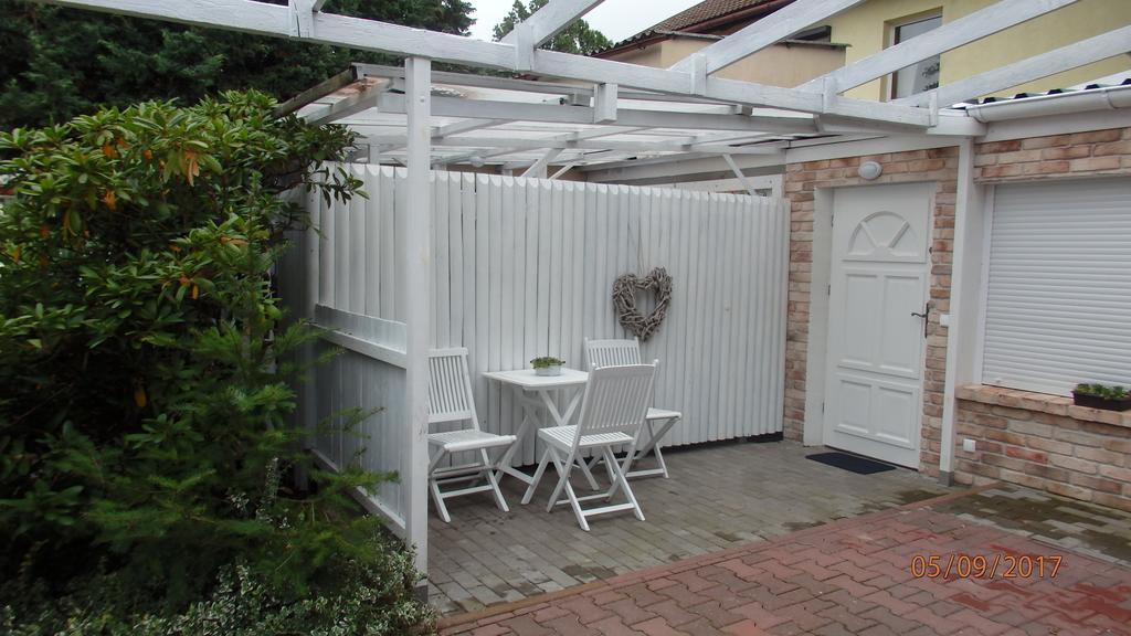 Villa Pod Orzechem W Zaniemyslu מראה חיצוני תמונה